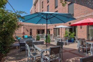 هتل آپارتمان Hampton Inn Wilmingtonuniversity Area/smith Creek Station