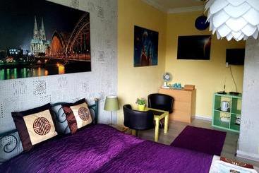 هتل Stayincologne