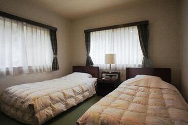 فندق Izu Ippeki Lake Lakeside Terrace