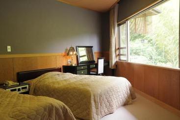 هتل Yugawara Onsen Kawasegien Isuzu