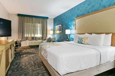 هتل Best Western Plus Houston Atascocita Inn & Suites