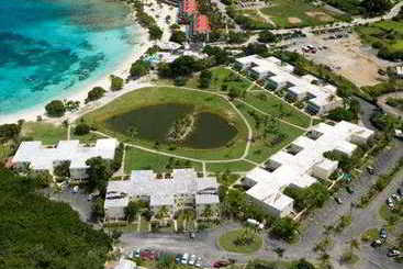 هتل Crystal Cove Villas Sapphire Beach