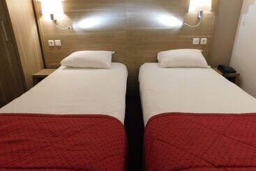 בית מלון כפרי The Originals City, Hôtel Ambacia, Tours Sud