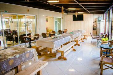 هتل Nikolakakis Rooms Lavrio