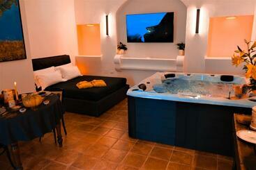 استراحتگاه Alchimia Luxury Suites