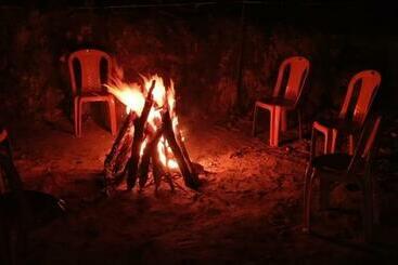 تختخواب و صبحانه Rr Holidays