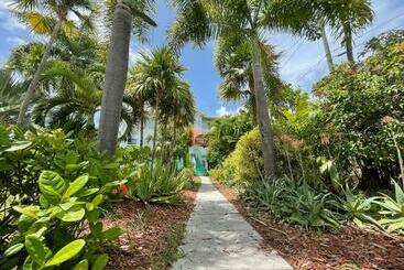 هتل Gulf View Waterfront Resort