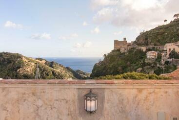 پانسیون Bar Vitelli Charming Suites