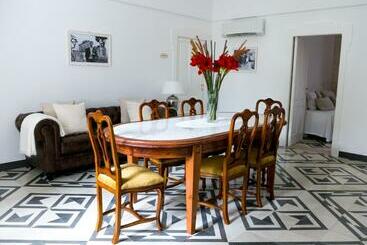 تختخواب و صبحانه Villa Aurelia Suites And Apartments