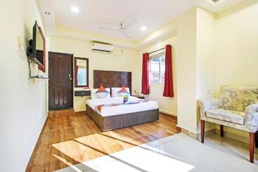 酒店 Fabexpress Golden Nest Deluxe With Pool, Calangute