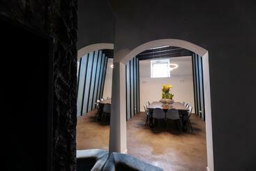 پانسیون Riflessi Acireale Palace Suites