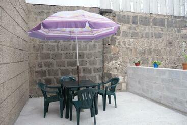 پانسیون Guest House Kumayri