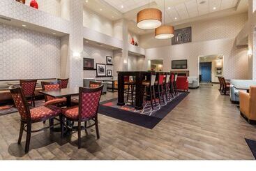 هتل Hampton Inn & Suites By Hilton Lethbridge