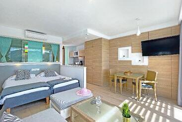 آپارتمان Punta Del Rey Adults Only