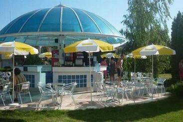 هتل آپارتمان Sineva Beach Hotel   All Inclusive