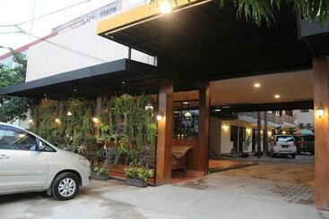 هتل Bamboe Inn 2 Homestay