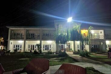 Hill Top Hotel, Shogran