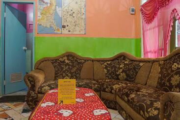 پانسیون Gandrung Payungan Family Inn