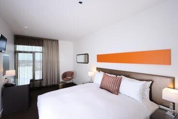 בית מלון כפרי Dandenong Central Apartments Official