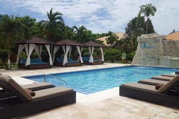 Oasis Resort