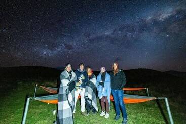 酒店 Lakestone Lodge