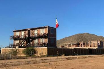تختخواب و صبحانه Baja69 Lodge