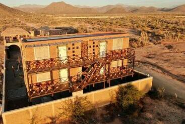 تختخواب و صبحانه Baja69 Lodge
