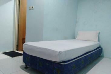 هتل Oyo 90766 Gardenia Boarding House