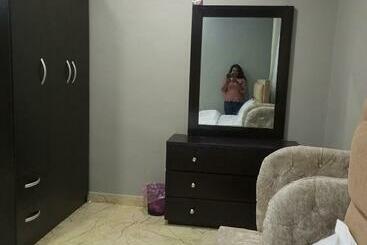 تختخواب و صبحانه E   Glisters Home