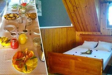 پانسیون Ferme équestre Des Avirons