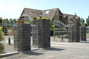 هتل Fyffe Country Lodge