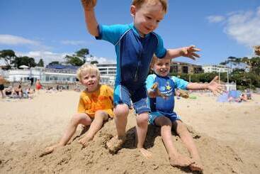 فندق Holiday Inn Express Poole, An Ihg
