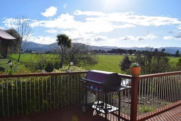 Motueka Homestay Bed & Breakfast