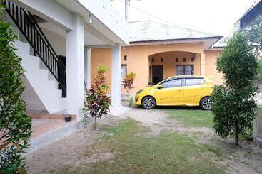 هاستل Homestay Joss By Oyo Rooms