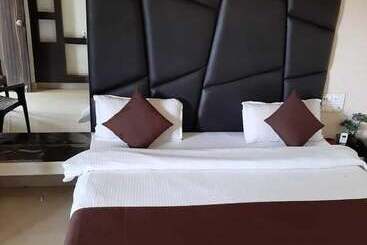 ホテル Khalsa Lake View Resort