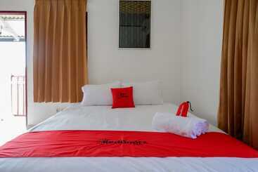 פנסיון Reddoorz @ Tomia Island Wakatobi