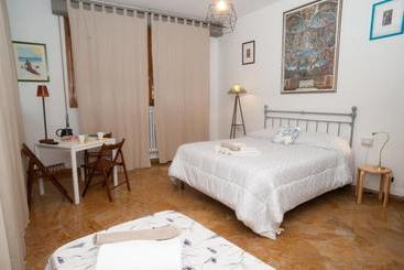 تختخواب و صبحانه Guesthouse Amici Miei
