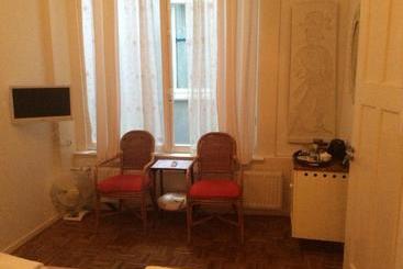 تختخواب و صبحانه Truelove Guesthouse