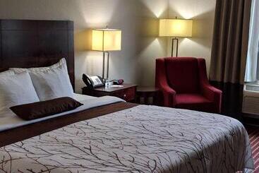 هتل Best Western Plus University Inn & Suites