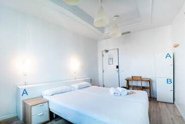 فندق فئة نجمة واحدة Safestay Calpe Seafront