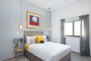 تختخواب و صبحانه Rooms At Villa Amour Cyprus