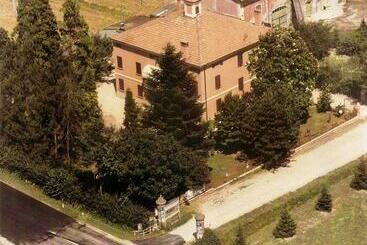 B&blequercedimarco Camera Rossa