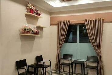هتل Wisma Cemara Dumai