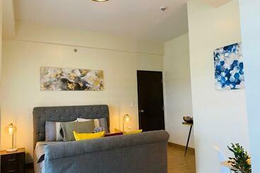 2 Br Corner Executive Suite At Lafayette Park Square Megaworld Blvd Unit 5h