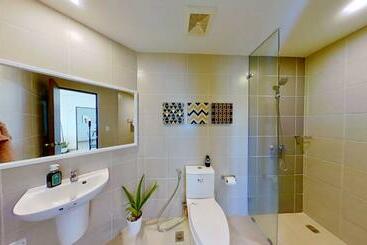 2 Br Corner Executive Suite At Lafayette Park Square Megaworld Blvd Unit 5h
