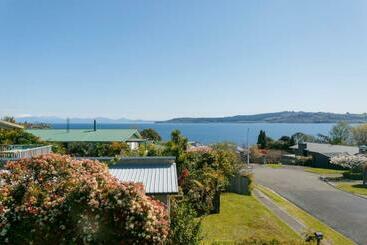 پانسیون Cozy 1br Stay In Taupo Central