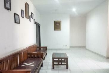 هتل Pavilon Homestay Near Stikes Harapan Ibu Redpartner
