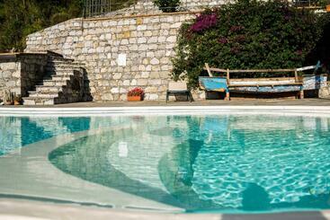 Villa Lice Verici