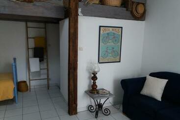 تختخواب و صبحانه Chambre D Hôtes La Thibaudière