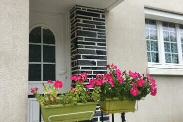 تختخواب و صبحانه « chez Annie »